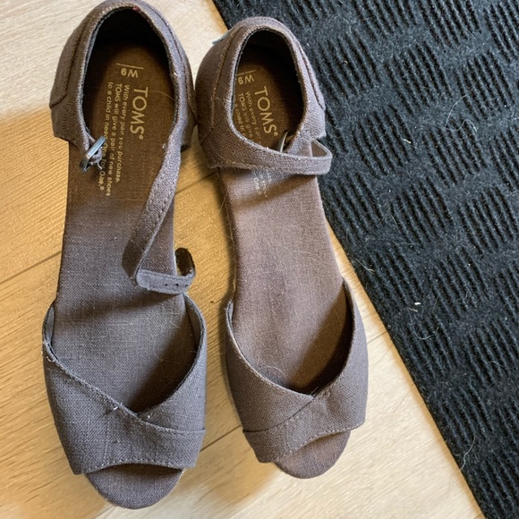 Toms shoes - Picture 2 of 3